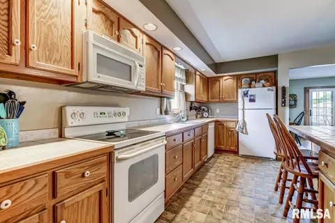 2517 Columbus Cir, Springfield, IL 62703 photo 13