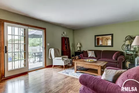 2517 Columbus Cir, Springfield, IL 62703 photo 4