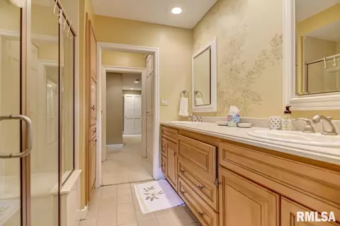 2002 Wiggins Ave, Springfield, IL 62704 photo 45