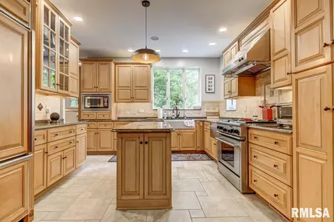 2002 Wiggins Ave, Springfield, IL 62704 photo 17