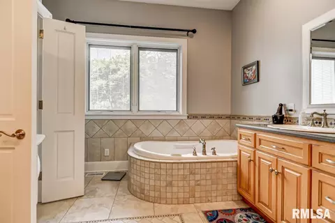 2002 Wiggins Ave, Springfield, IL 62704 photo 39