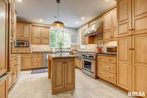 2002 Wiggins Ave, Springfield, IL 62704 photo 21