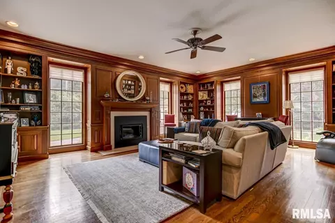 2002 Wiggins Ave, Springfield, IL 62704 photo 24