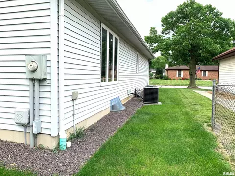 3313 Branchwood Dr, Springfield, IL 62704 photo 5