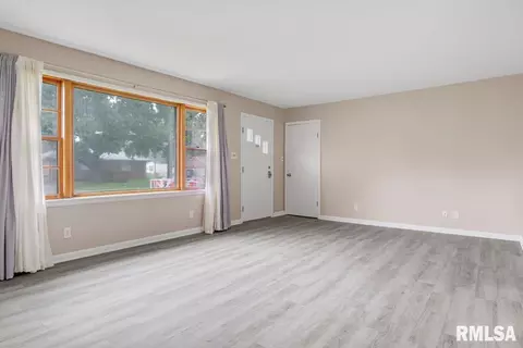 3308 Enos Ave, Springfield, IL 62702 photo 4