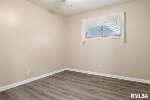 3308 Enos Ave, Springfield, IL 62702 photo 12
