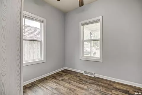310 Elm St, Thayer, IL 62689 photo 19