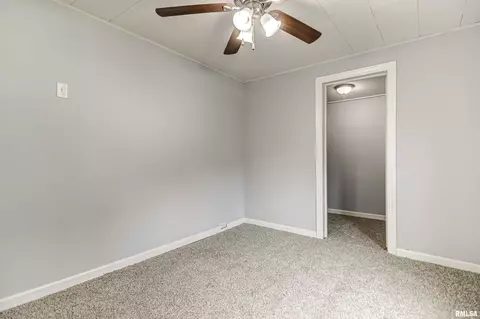 310 Elm St, Thayer, IL 62689 photo 15