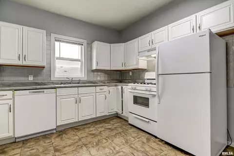 310 Elm St, Thayer, IL 62689 photo 12