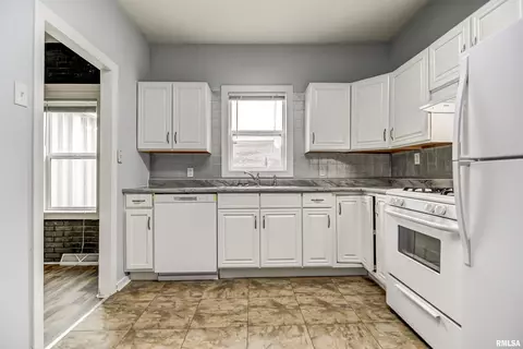 310 Elm St, Thayer, IL 62689 photo 13
