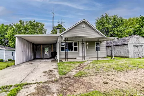 310 Elm St, Thayer, IL 62689 photo 2