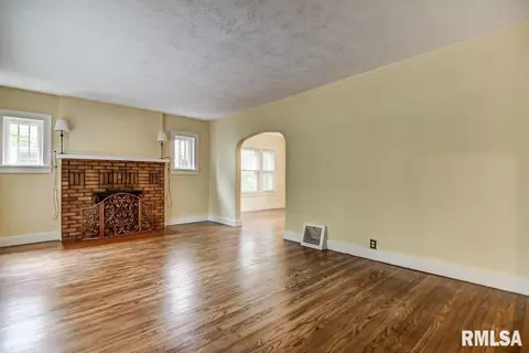 2015 S Bates Ave, Springfield, IL 62704 photo 6