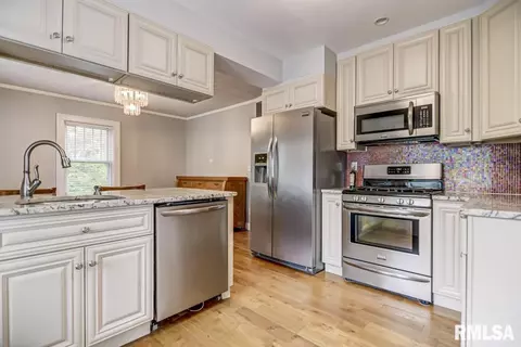 2015 S Bates Ave, Springfield, IL 62704 photo 12