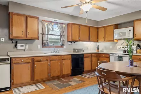 200 Hawkeye Way, Springfield, IL 62707 photo 4
