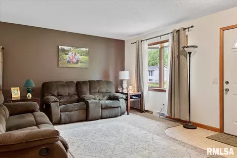 200 Hawkeye Way, Springfield, IL 62707 photo 2