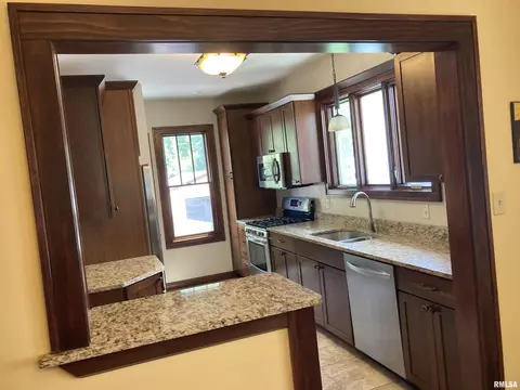 1832 Holmes Ave, Springfield, IL 62704 photo 15