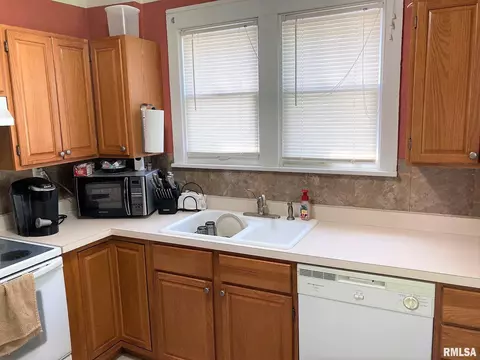 2153 S 6th St, Springfield, IL 62703 photo 15