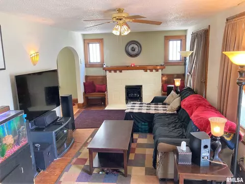 2153 S 6th St, Springfield, IL 62703 photo 8