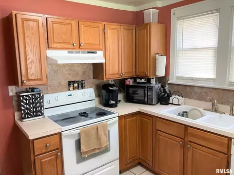2153 S 6th St, Springfield, IL 62703 photo 14