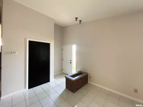 1121 Cherry Rd, Springfield, IL 62704 photo 2