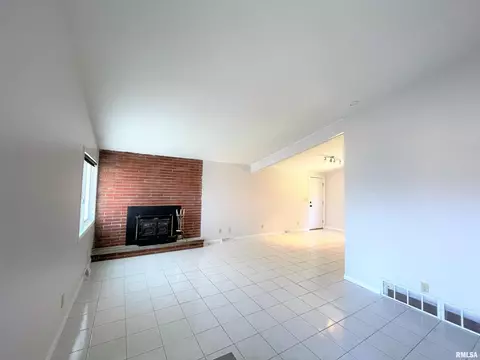1121 Cherry Rd, Springfield, IL 62704 photo 4
