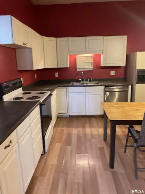 1313 Pasfield St, Springfield, IL 62704 photo 3