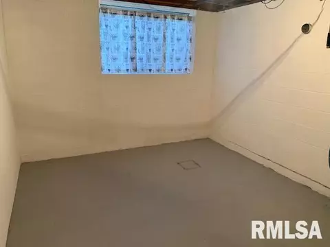 2208 Winnebago Dr, Springfield, IL 62702 photo 17