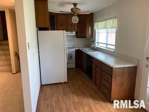 2208 Winnebago Dr, Springfield, IL 62702 photo 9