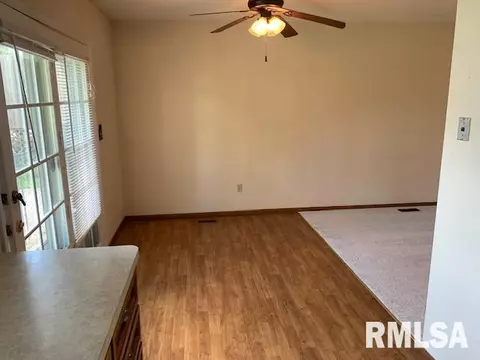 2208 Winnebago Dr, Springfield, IL 62702 photo 10