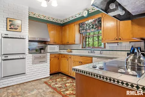 1770 Chatham Rd, Springfield, IL 62704 photo 16