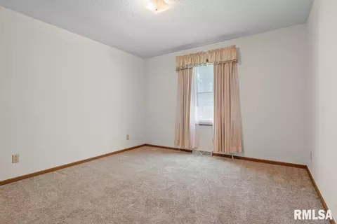 1900 Scarbrough Rd, Springfield, IL 62702 photo 20