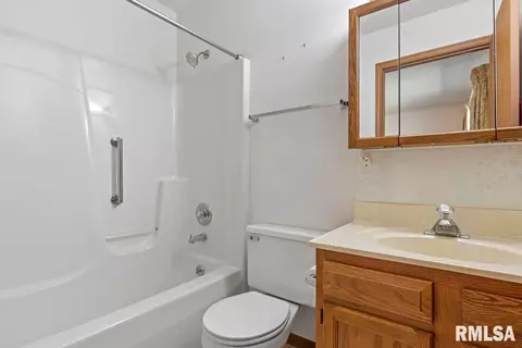 1900 Scarbrough Rd, Springfield, IL 62702 photo 17