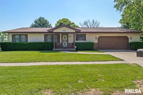 1900 Scarbrough Rd, Springfield, IL 62702 photo 2