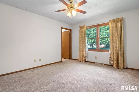1900 Scarbrough Rd, Springfield, IL 62702 photo 15
