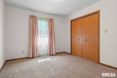 1900 Scarbrough Rd, Springfield, IL 62702 photo 18