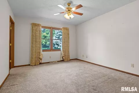 1900 Scarbrough Rd, Springfield, IL 62702 photo 14