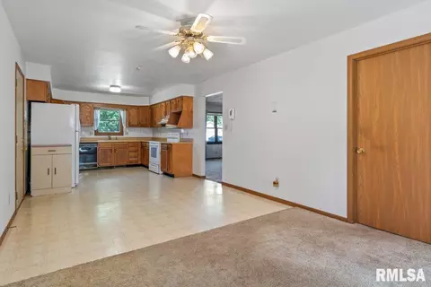 1900 Scarbrough Rd, Springfield, IL 62702 photo 10