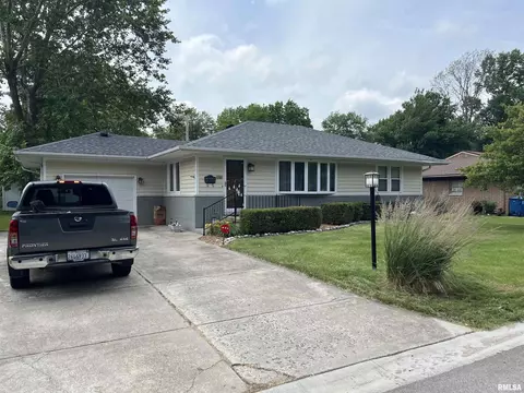 17 Sunnyside Dr, Springfield, IL 62702 photo 2