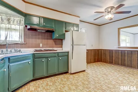 2506 Burton Dr, Springfield, IL 62703 photo 5