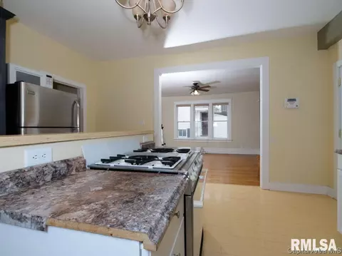944 N 2nd St, Springfield, IL 62702 photo 19