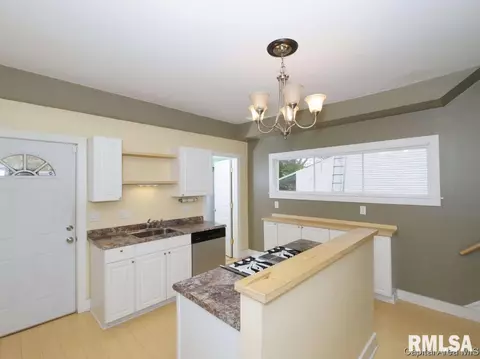 944 N 2nd St, Springfield, IL 62702 photo 17