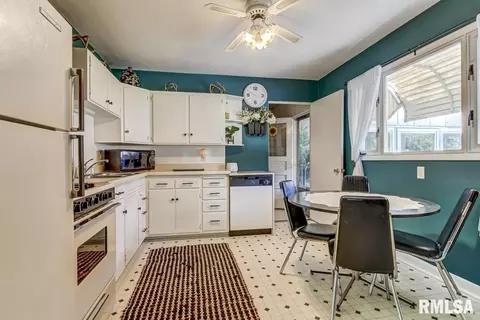 3001 S 3rd St, Springfield, IL 62703 photo 6