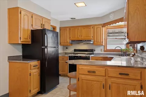 1930 Lee St, Springfield, IL 62703 photo 10