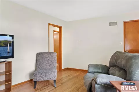 1930 Lee St, Springfield, IL 62703 photo 7