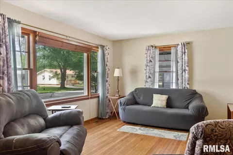 1930 Lee St, Springfield, IL 62703 photo 5