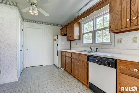 1801 Wren Dr, Springfield, IL 62703 photo 9