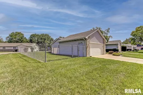 1801 Wren Dr, Springfield, IL 62703 photo 2