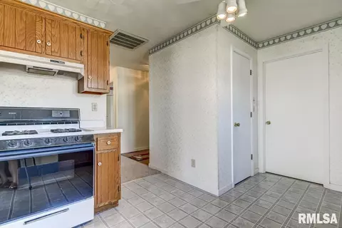 1801 Wren Dr, Springfield, IL 62703 photo 12