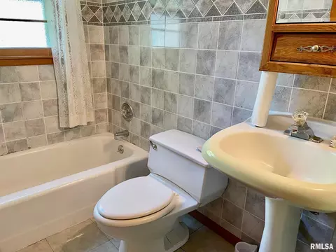 1716 N 23rd St, Springfield, IL 62702 photo 9