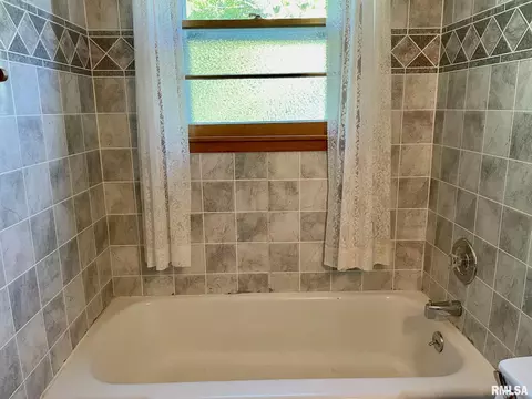 1716 N 23rd St, Springfield, IL 62702 photo 10